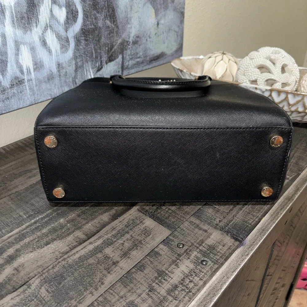 Michael Kors Gibson Leather Satchel
⭐️🌟 Open to Offers 🌟⭐️ - Picture 6 of 10